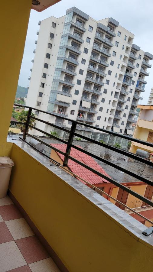 Charming Apartment Lushnjë Екстериор снимка