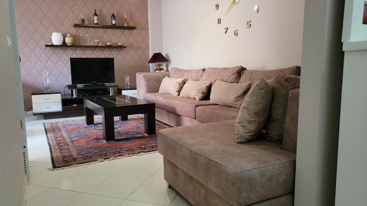 Charming Apartment Lushnjë Екстериор снимка