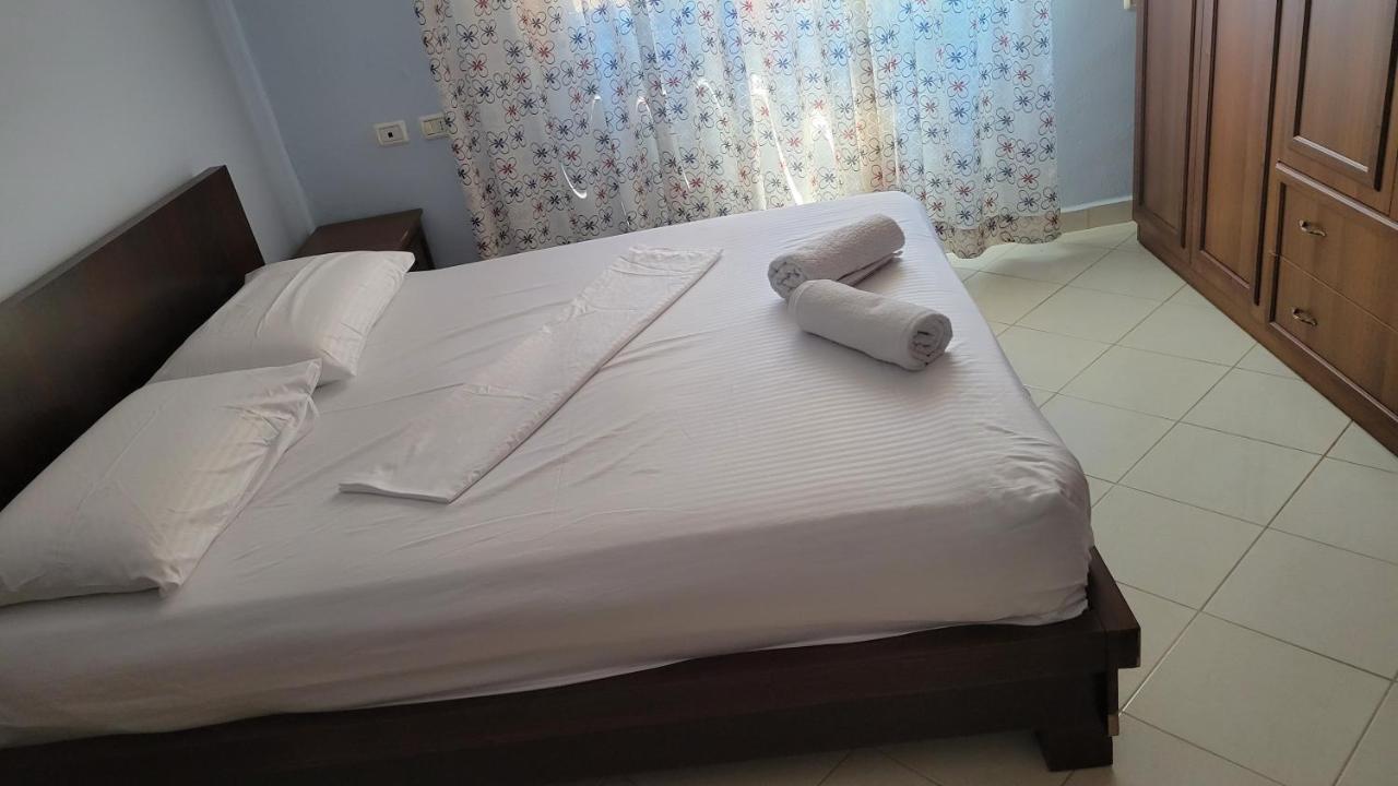Charming Apartment Lushnjë Екстериор снимка