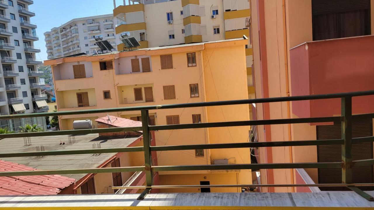 Charming Apartment Lushnjë Екстериор снимка