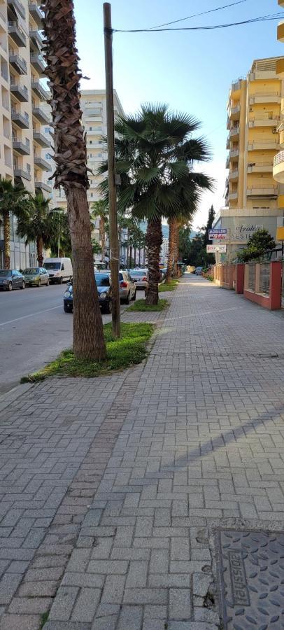 Charming Apartment Lushnjë Екстериор снимка