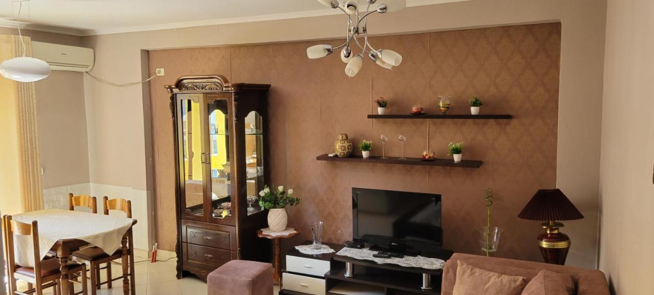 Charming Apartment Lushnjë Екстериор снимка